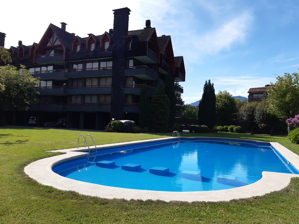Arriendo departamento 6 pax, centro de Pucon, a pasos del lago, Piscina