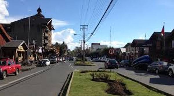 Se vende terreno comercial en pleno centro de Pucon